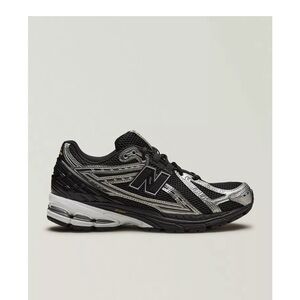 New Balance Black 1906R